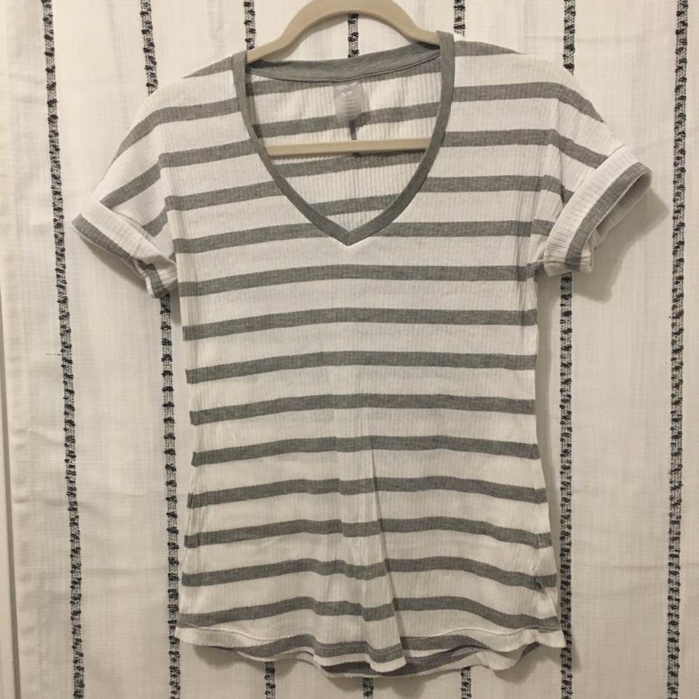 Mountain Hardwear Gray and White stripe ribbed tee